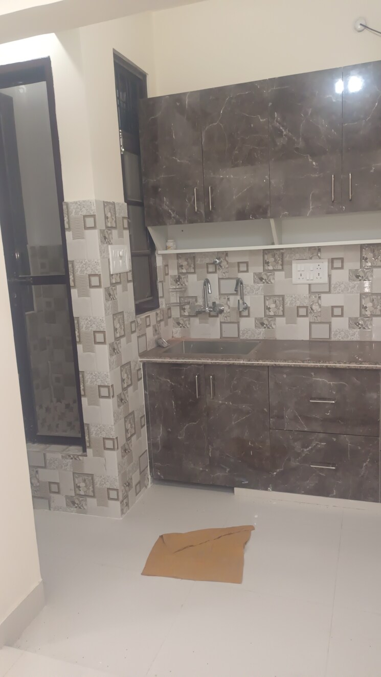 Kitchen, indira nagar 2 Bedroom 1500 Sq.Ft. Builder Floor In Indira Nagar Lucknow 8927281