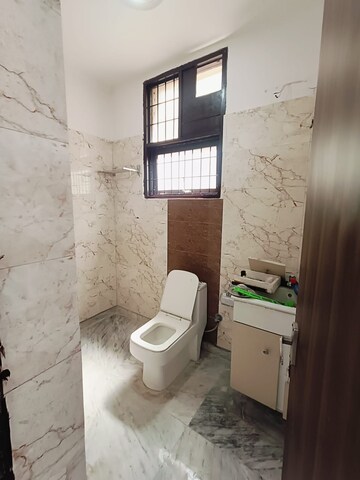 Bathroom in 4 BHK Builder Floor at Green Fields Colony – for Rent