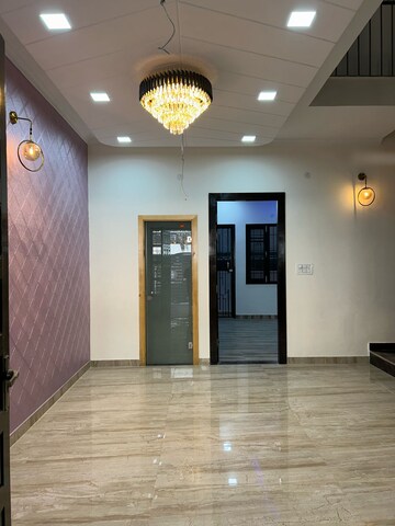 Room in 3 BHK Independent House at Sahastradhara Road – for Rent