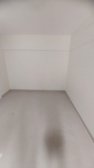 Room in 2 BHK Apartment at Je and Vee Madhuban, Malad East – for Rent
