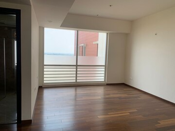Room in 4 BHK Apartment at Prestige White Meadows, Whitefield – for Rent