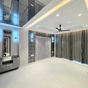 Room in 4 BHK Builder Floor at Ansal API Versalia, Sector 67a – for Sale