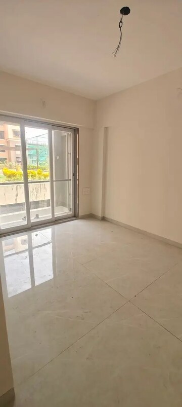 Room in 2 BHK Apartment at Kabra Aurum, Goregaon West – for Rent