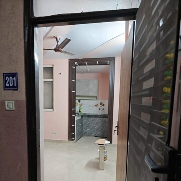 Parking in 1 BHK Builder Floor at Sector 73 – for Rent