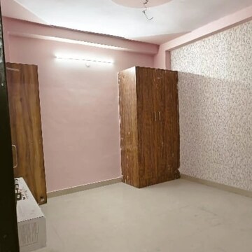 Room in 1 BHK Builder Floor at Sector 73 – for Rent