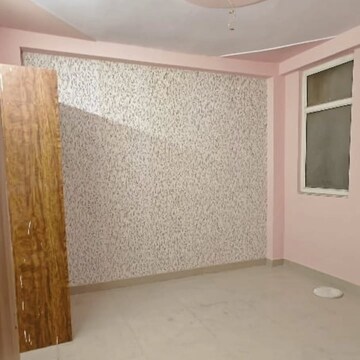 Room in 1 BHK Builder Floor at Sector 73 – for Rent