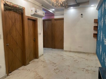 Room in 3 BHK Builder Floor at Shakti Khand – for Rent