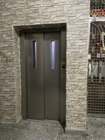 Building Lobby in 3 BHK Builder Floor at Shakti Khand – for Rent