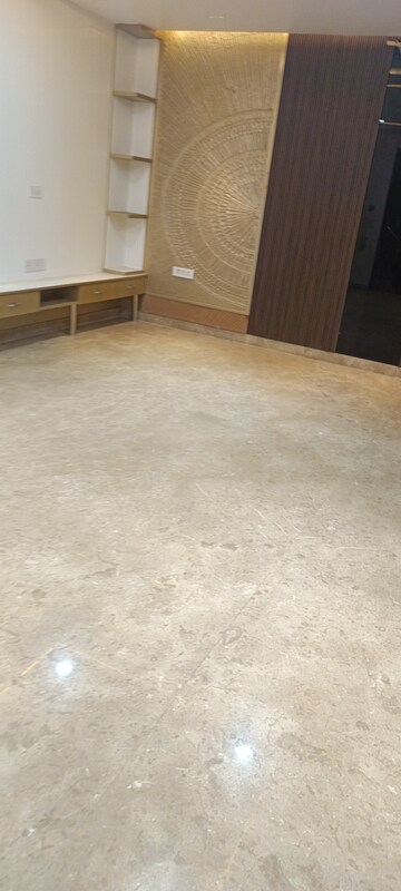 Room in 3 BHK Builder Floor at Rohini Sector 11 – for Sale