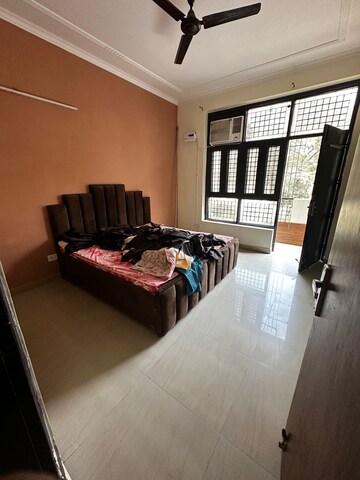Bedroom in 2 BHK Builder Floor at Sector 57 – for Rent