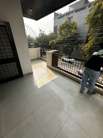 Parking in 2 BHK Builder Floor at Sector 57 – for Rent