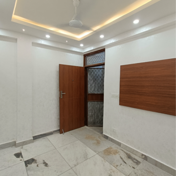 Room in 1 BHK Builder Floor at Khirki Extension – for Rent