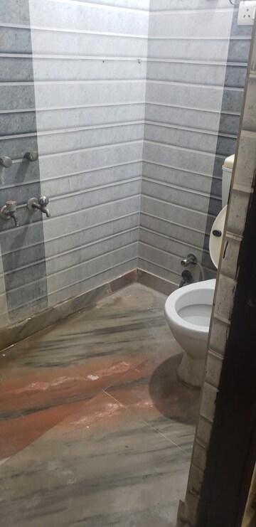 Bathroom in 2 BHK Independent House at Lajpat Nagar 4 – for Rent