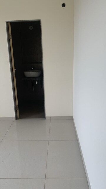  2 BHK Apartment at Kandivali Hanuman CHS, Kandivali West – for Sale