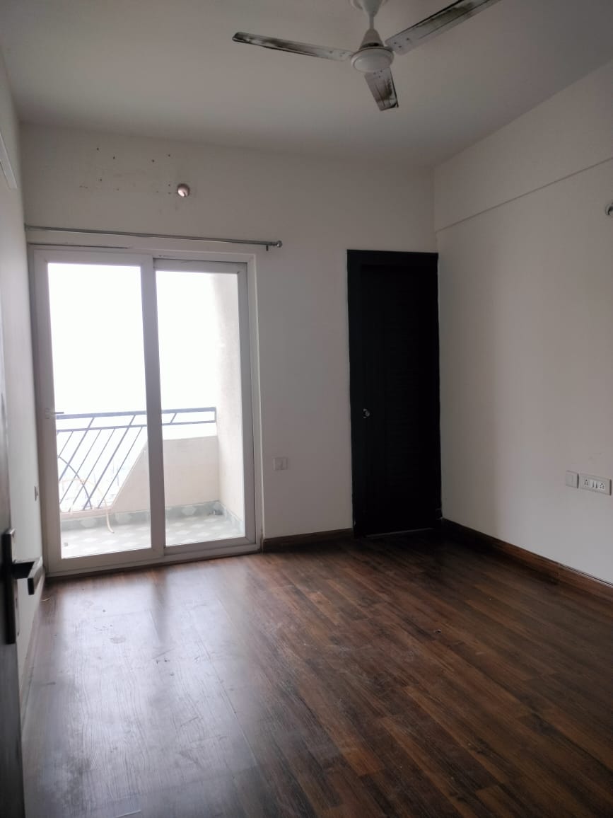 2 BHK Apartment For Sale in Mahagun Mywoods