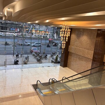 Team Area in  Office Space at Vardhaman Moonstone, Mumbai Bangalore Highway – for Rent