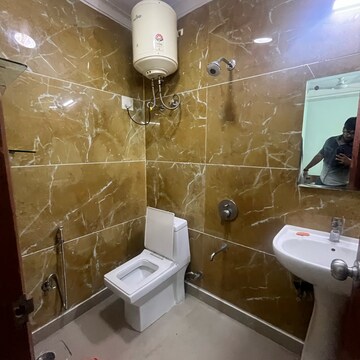 Team Area in 3 BHK Builder Floor at Panchsheel Vihar – for Rent