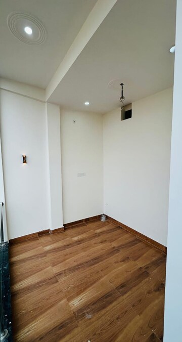Room in 3 BHK Villa at Sector 10 Greater Noida – for Sale