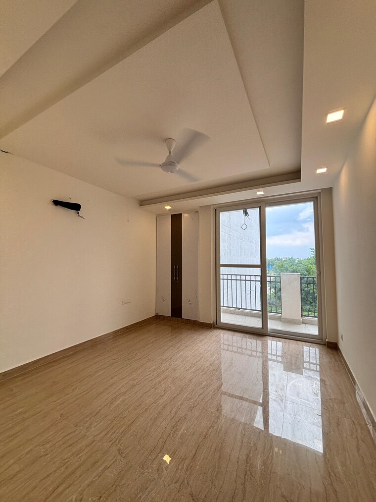 Room, sector 85 3 Bedroom 150 Sq.Yd. Builder Floor In Sector 85 Faridabad 8927617