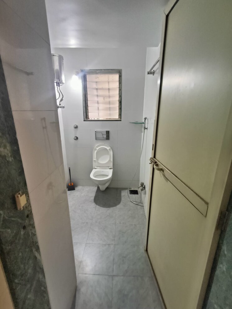 Bathroom, chetwani-swastik-garden 2 Bedroom 850 Sq.Ft. Apartment In Pokhran Road No Two Thane 8927629