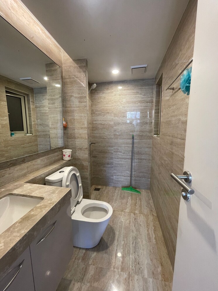 Bathroom, hiranandani-eagleridge-wing-a 2 Bedroom 750 Sq.Ft. Apartment In Thane West Thane 8927618