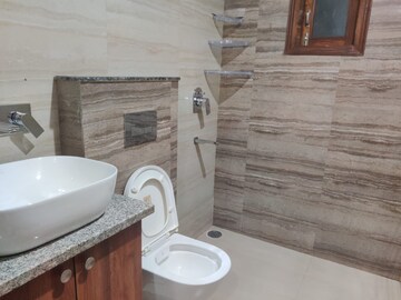 Bathroom in 2 BHK Builder Floor at Ardee City, Sector 52 – for Rent