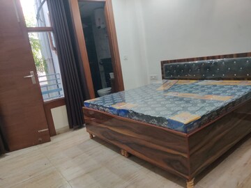 Bedroom in 2 BHK Builder Floor at Ardee City, Sector 52 – for Rent