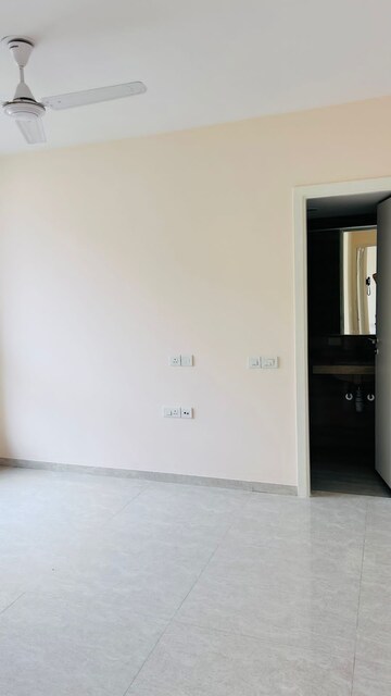 Room in 2 BHK Apartment at Hiranandani Obelia The Walk, Ghodbunder Road – for Rent
