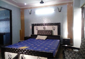 Bedroom in 3 BHK Apartment at Super MIG, Sector 105 – for Rent