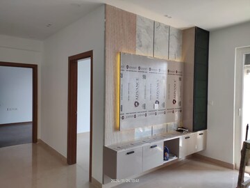 Living Room in 4 BHK Builder Floor at Dlf Phase ii – for Rent