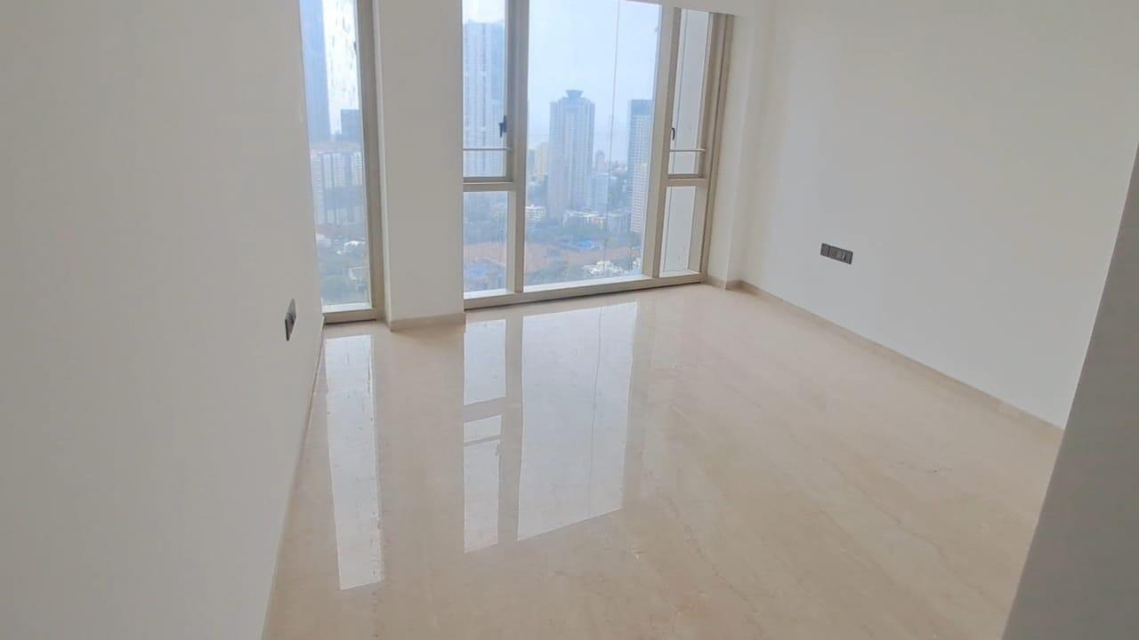 3 BHK + Servant Room Apartment For Rent in Lodha The Park