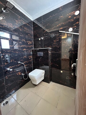 Master Bedroom in 1 BHK Builder Floor at Saket – for Rent