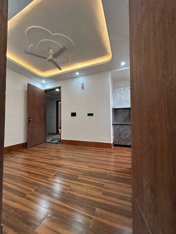Room in 1 BHK Builder Floor at Saket – for Rent