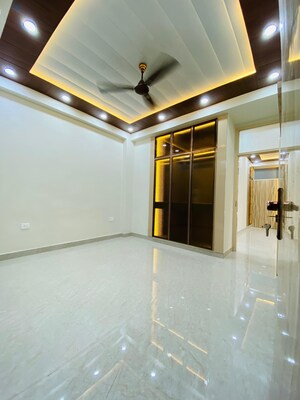 Room in 2 BHK Builder Floor at Niti Khand I – for Sale