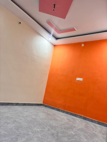 Room in 2 BHK Independent House at Sultanpur Road – for Sale