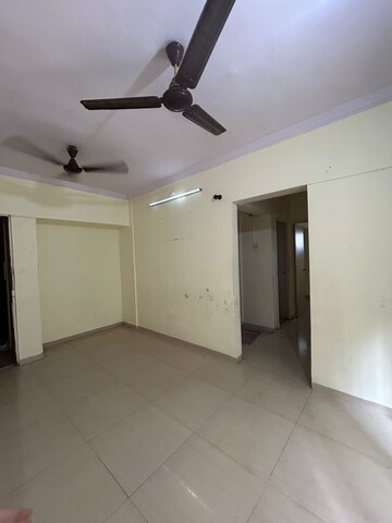Room in 2 BHK Apartment at Raunak Unnathi Woods Phase 3, Ghodbunder Road – for Rent