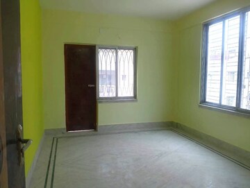 Room in 2 BHK Apartment at Vinayak Vista, Lake Town – for Rent