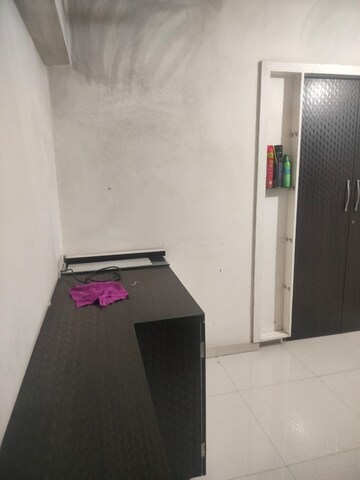 Furnished Amenities in 2 BHK Apartment at Unnathi Woods Phase 3, Ghodbunder Road – for Rent