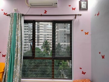 Room in 3 BHK Apartment at Vinayak Vista, Lake Town – for Rent