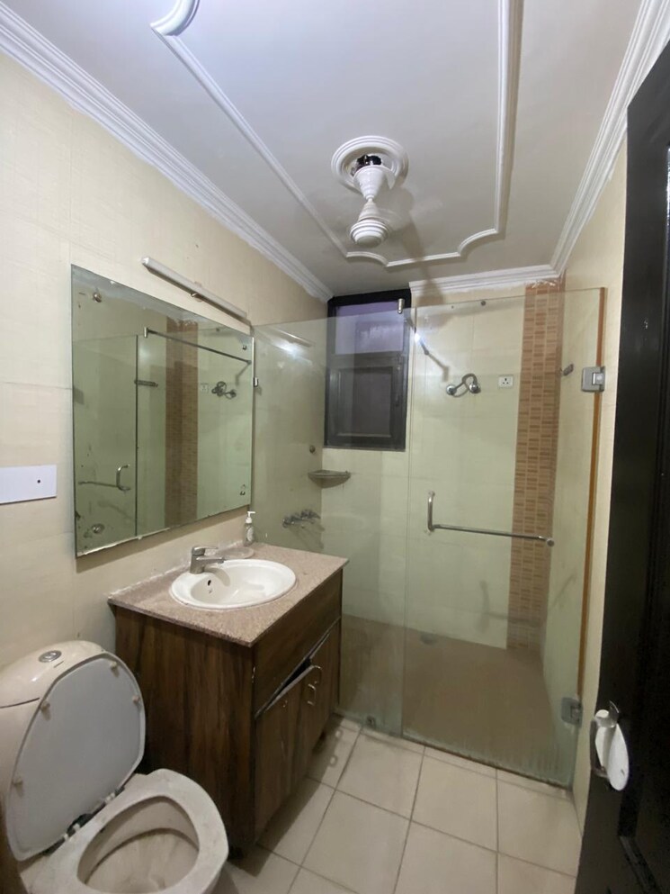 Master Bedroom, kishanpura 2 Bedroom 125 Sq.Yd. Apartment In Kishanpura Zirakpur 8927750