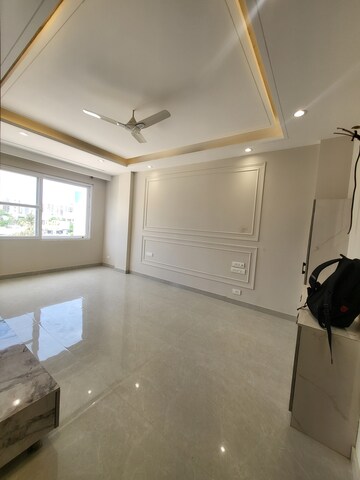 Furnished Amenities in 4 BHK Builder Floor at Uppal Southend, Sector 49 – for Rent