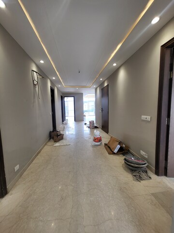 Furnished Amenities in 4 BHK Builder Floor at Uppal Southend, Sector 49 – for Rent
