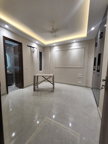 Furnished Amenities in 4 BHK Builder Floor at Uppal Southend, Sector 49 – for Rent