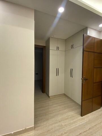 Room in 4 BHK Builder Floor at Ansal API Esencia, Sector 67 – for Rent
