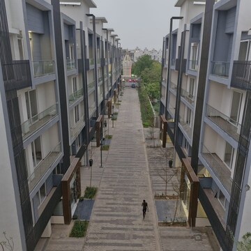 Balcony in 3.5 BHK Builder Floor at M3M Soulitude, Sector 89 – for Sale