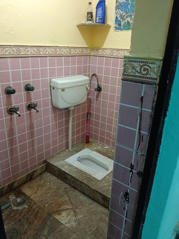 Bathroom in 1 BHK Apartment at RWA Pocket R Dilshad Garden, Dilshad Garden – for Rent