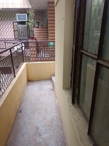 Balcony in 1 BHK Apartment at RWA Pocket R Dilshad Garden, Dilshad Garden – for Rent