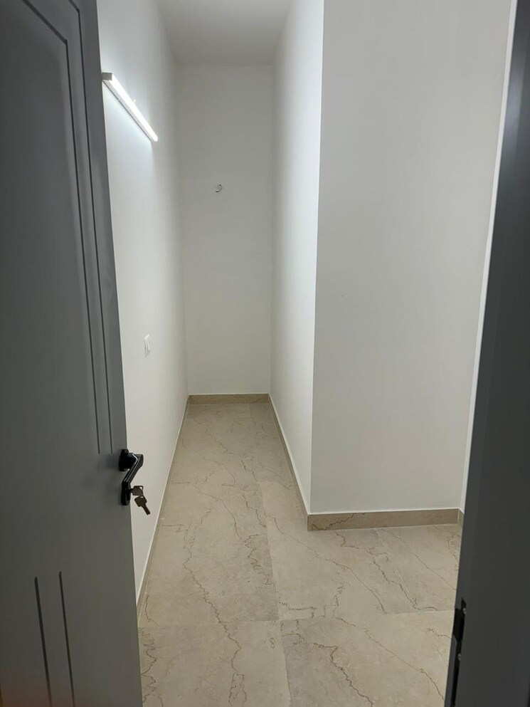 Room, central-park-flower-valley-aqua-front-towers 4 Bedroom 2600 Sq.Ft. Apartment In Sohna Sector 33 Gurgaon 8927778