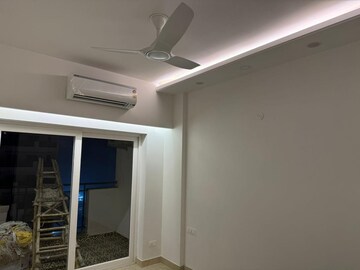 Room in 4 BHK Apartment at Central Park Flower Valley Aqua Front Towers, Sohna Sector 33 – for Rent