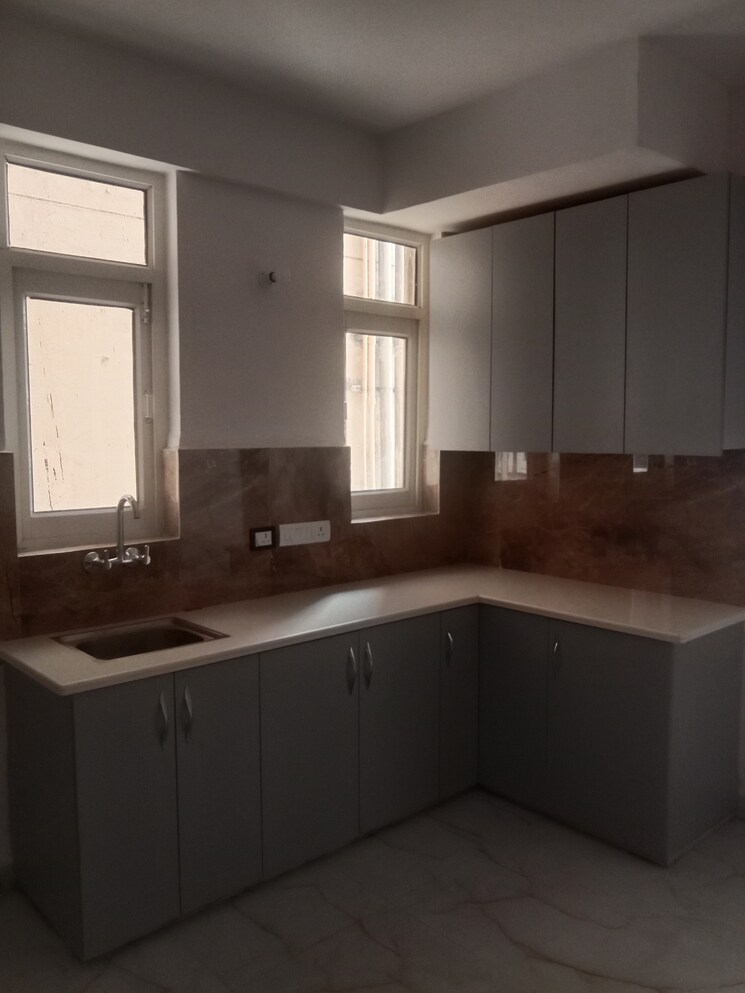 Kitchen, rof-alante 3 Bedroom 750 Sq.Ft. Apartment In Sector 108 Gurgaon 8927861